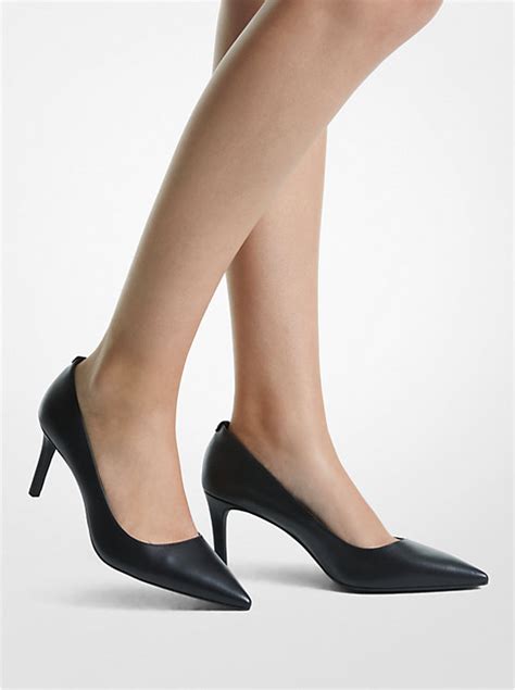 michael kors blauwe pumps|michael kors pumps.